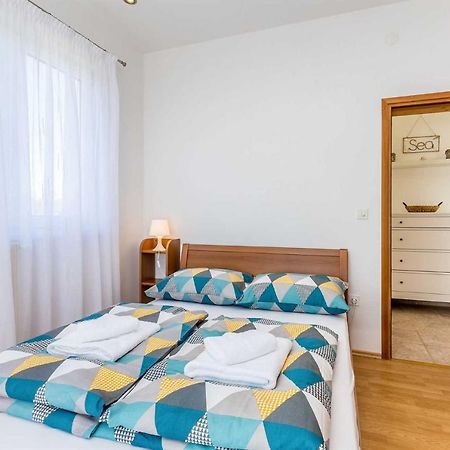 Holiday Home Olive Garden Brzac Ngoại thất bức ảnh