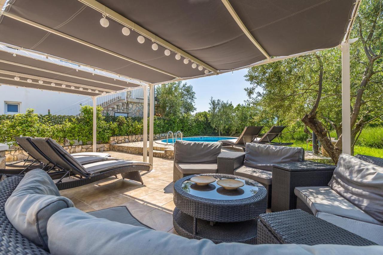 Holiday Home Olive Garden Brzac Ngoại thất bức ảnh