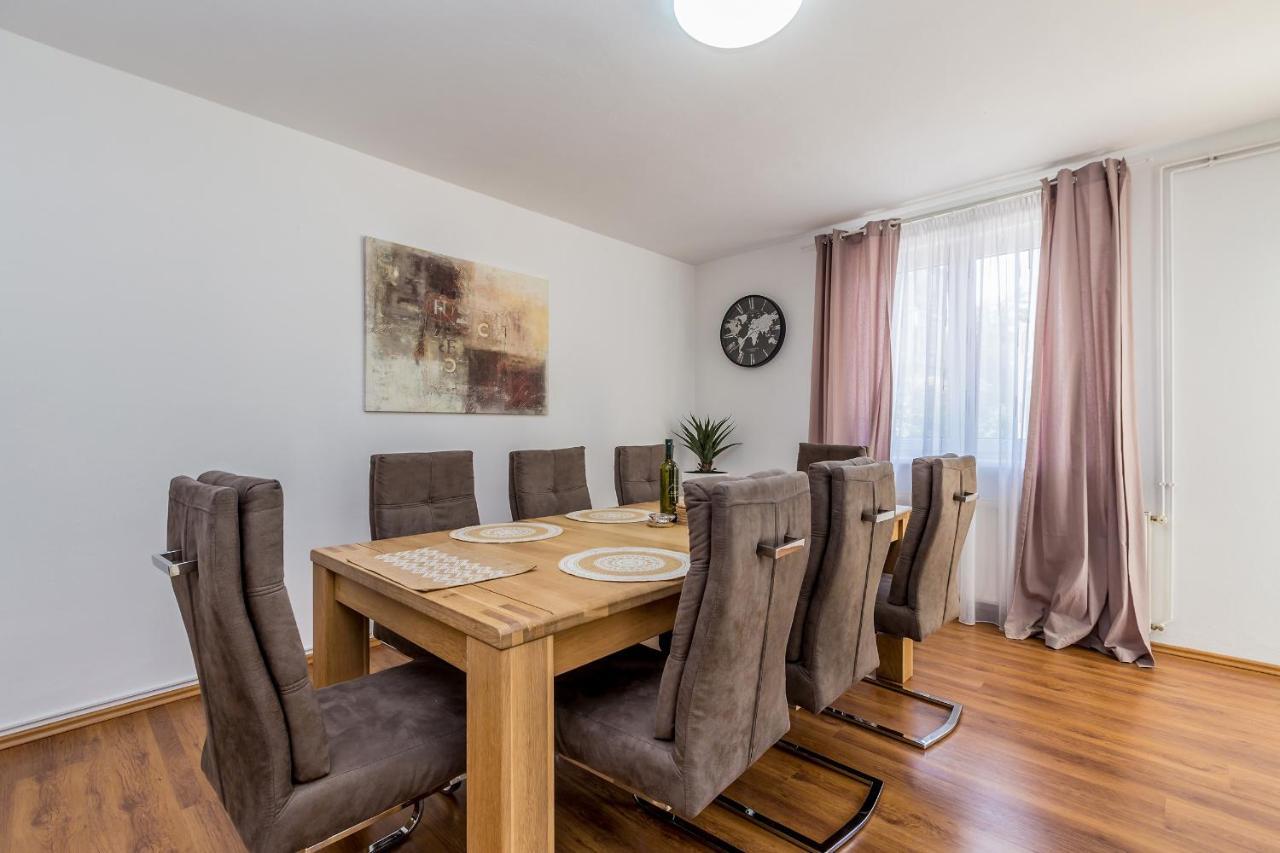 Holiday Home Olive Garden Brzac Ngoại thất bức ảnh