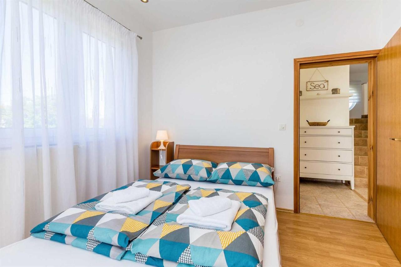 Holiday Home Olive Garden Brzac Ngoại thất bức ảnh