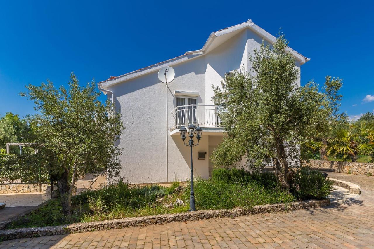 Holiday Home Olive Garden Brzac Ngoại thất bức ảnh
